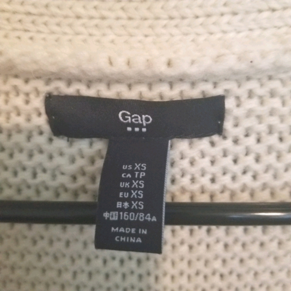 Gap Cardigan - Picture 5 of 7